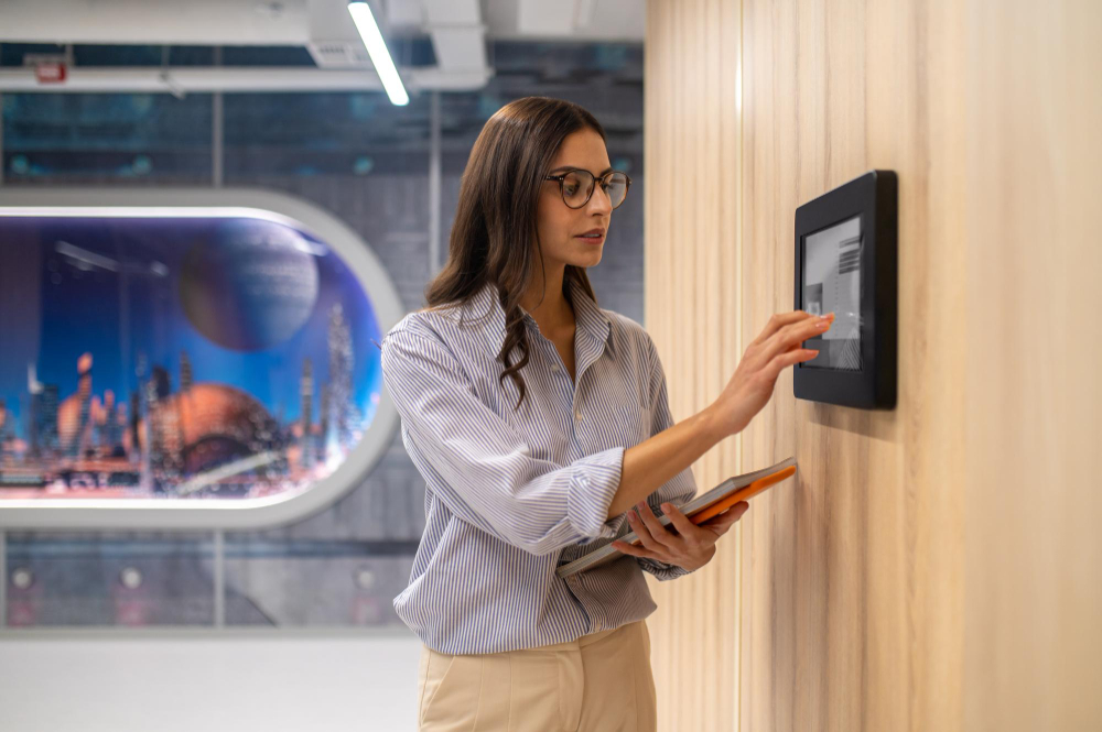 Access Control + AI Cameras A Practical Playbook for Multi-Site Retail & Office